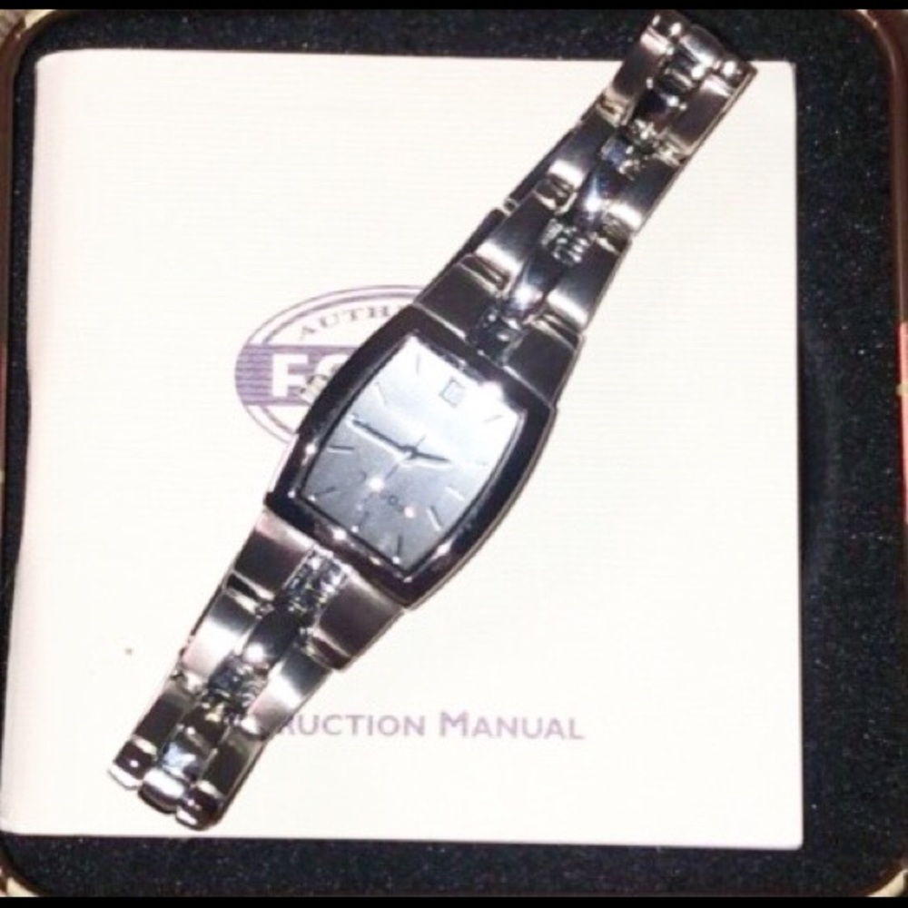 W:2 NIB Fossil watch.